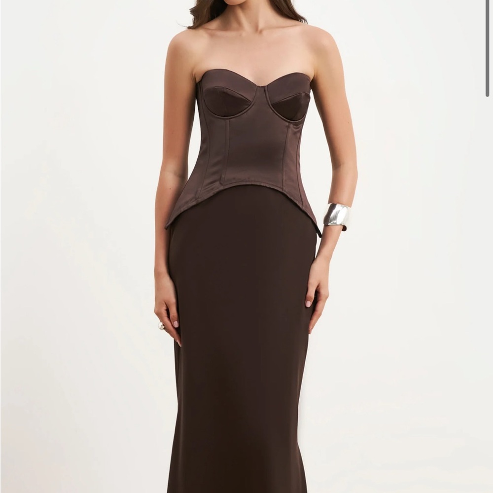 NWT Chic Strapless Brown Dress - Picture 3 of 3